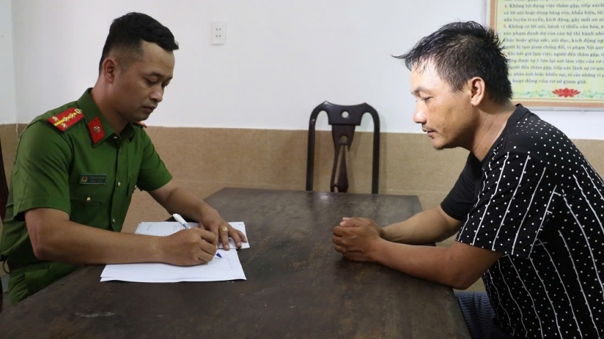 Công an Nghệ An bắt đối tượng chuyên đi lừa đảo ở các giáo xứ, nhà thờ