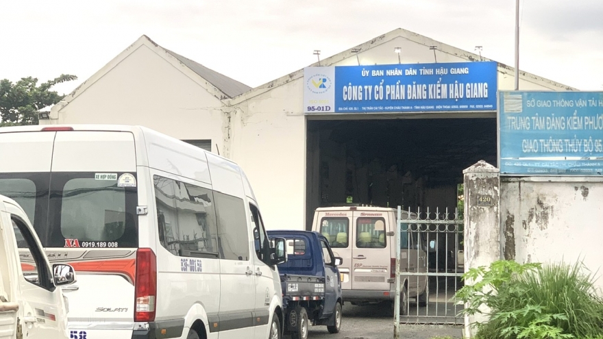 Giám đốc Công ty đăng kiểm Hậu Giang bị bắt do "Đưa hối lộ" và "Nhận hối lộ"