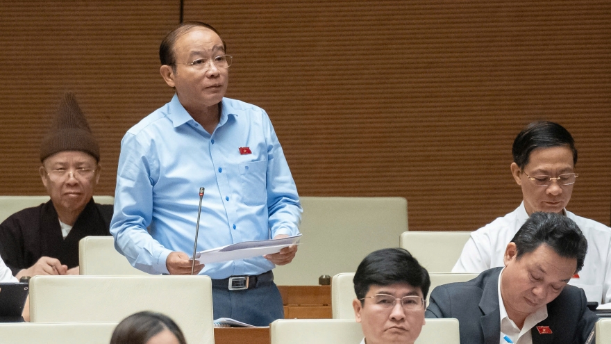 Phát triển đô thị tràn lan nhưng không có giao thông, rồi bỏ hoang