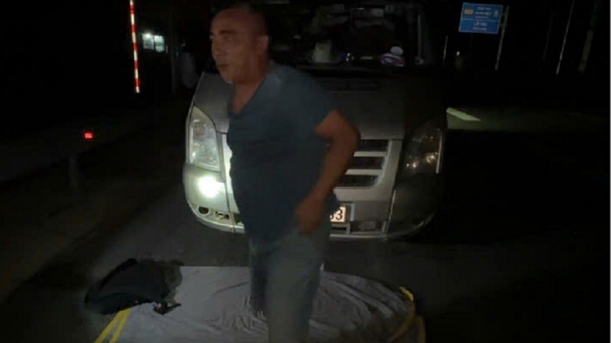 Xử phạt tài xế trải chăn ngủ trên cao tốc Vĩnh Hảo - Phan Thiết