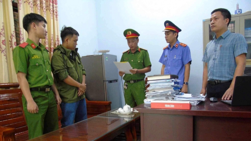 Bắt tạm giam trưởng một bưu cục Công ty Giao Hàng Nhanh vì tham ô tài sản