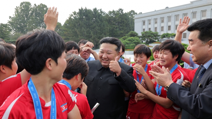 Nhà lãnh đạo Triều Tiên tuyên dương đội tuyển bóng đá nữ vô địch U20 World Cup