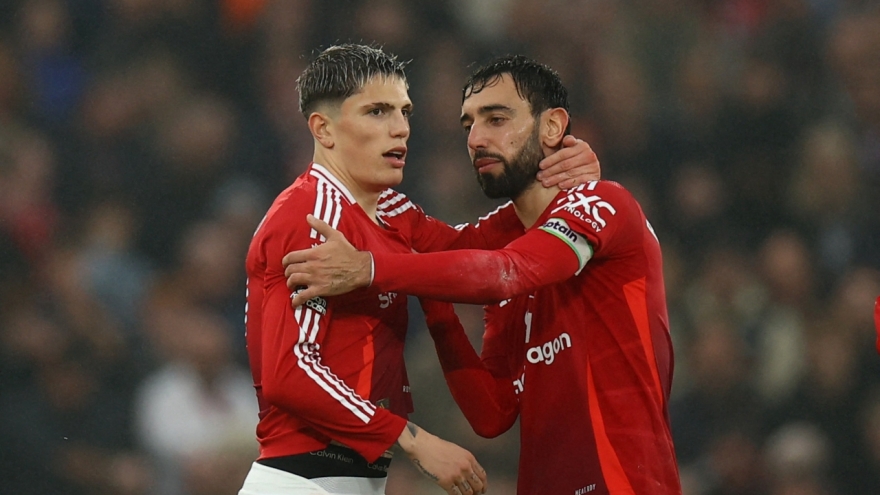 Bruno và Garnacho thay nhau lập siêu phẩm, MU thắng 3 sao trước Leicester