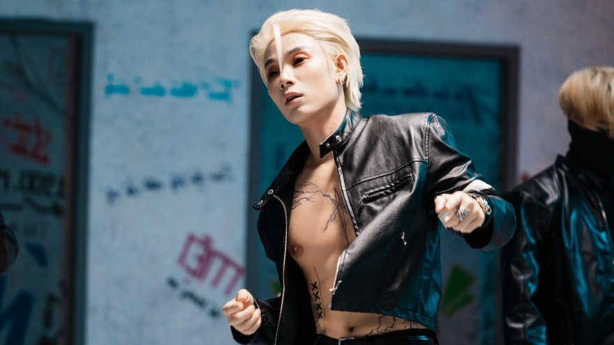 Trúc Nhân khoe thể hình 6 múi trong MV "Không ra gì"