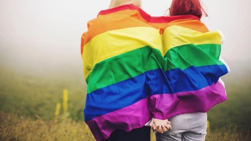 Vì sao quan hệ tình dục đồng giới nam (LGBT) dễ nhiễm HIV?