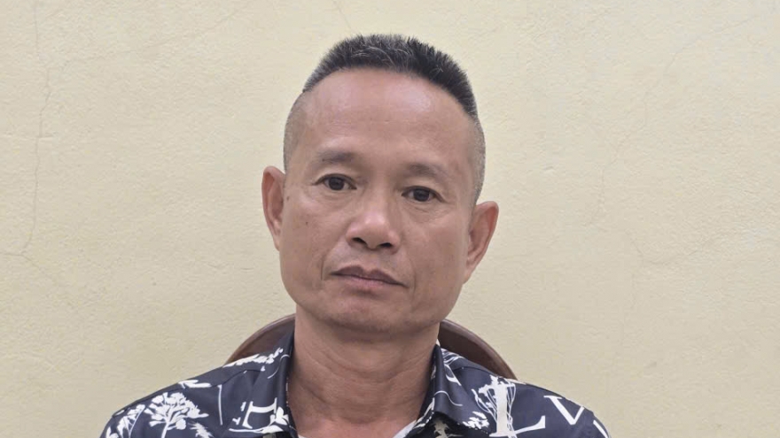 Công an mật phục bắt kẻ trốn truy nã 17 năm