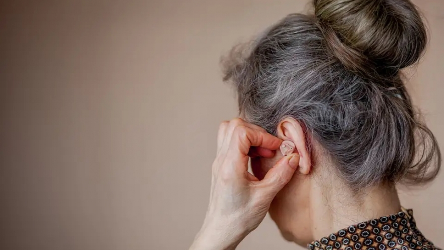 Sang tên nhà cho con trai để giờ đây nó đuổi tôi ra khỏi nhà