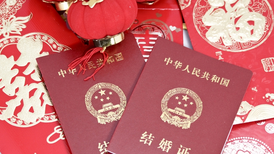 Số cặp đăng ký kết hôn ở Trung Quốc tiếp tục giảm mạnh