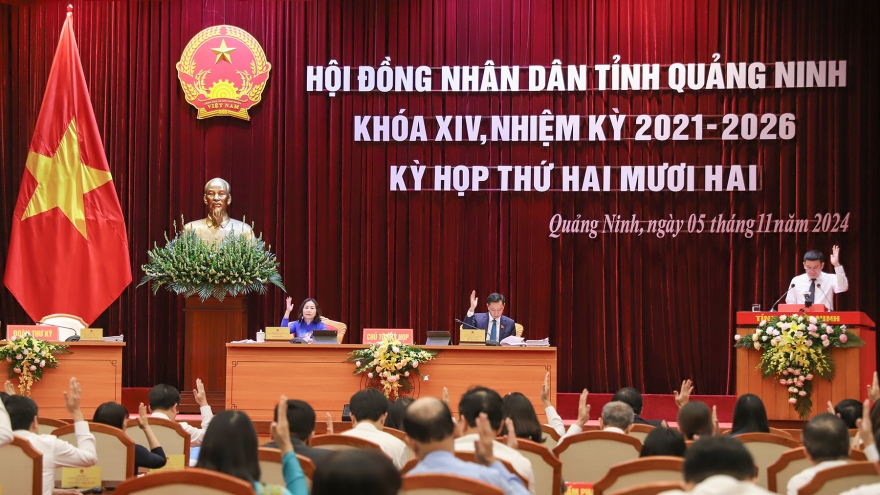Quảng Ninh khôi phục sản xuất, kiên trì mục tiêu tăng trưởng cả năm 2 con số