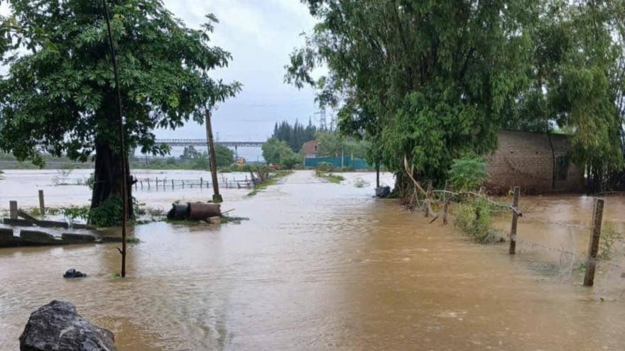 Mưa lớn gây chia cắt, cô lập một số địa phương miền núi Quảng Bình