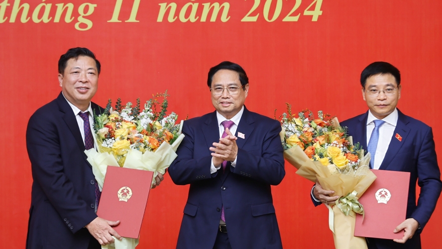 Tân Bộ trưởng Tài chính và Giao thông Vận tải sẽ đối mặt với "bài toán khó" gì?