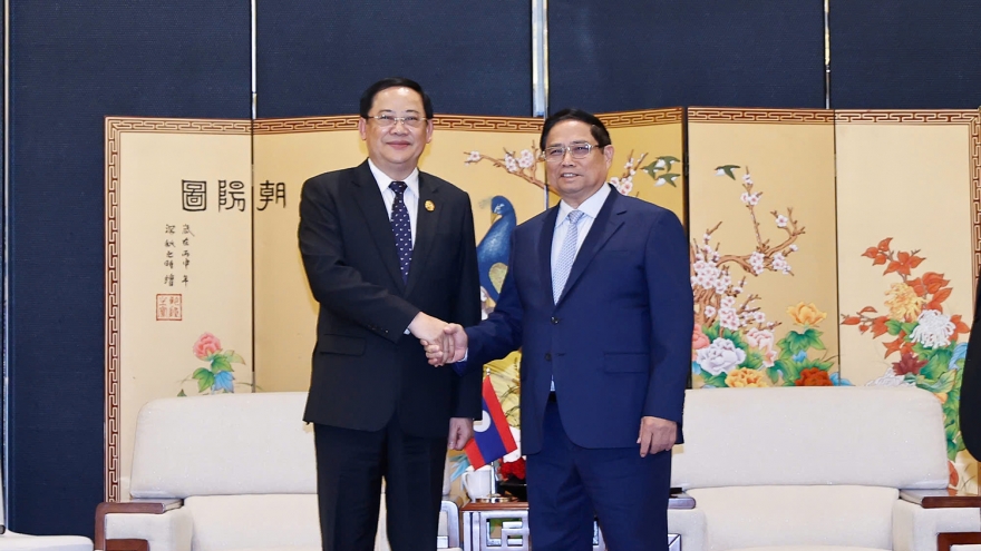 Thủ tướng Phạm Minh Chính gặp song phương Thủ tướng Lào