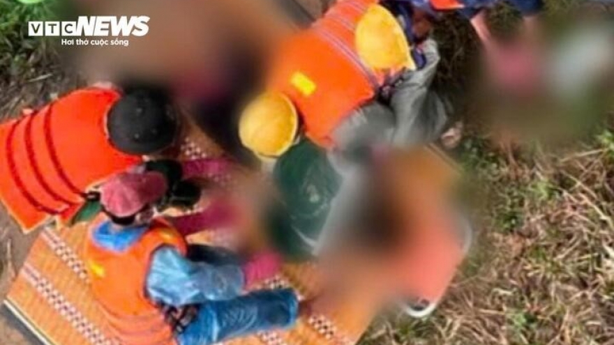 Tìm thấy thi thể nghi là nạn nhân vụ xe rác lao từ cầu xuống sông Hương