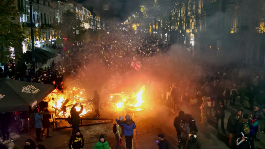 Biểu tình bùng nổ tại Georgia, người dân đòi bầu cử lại