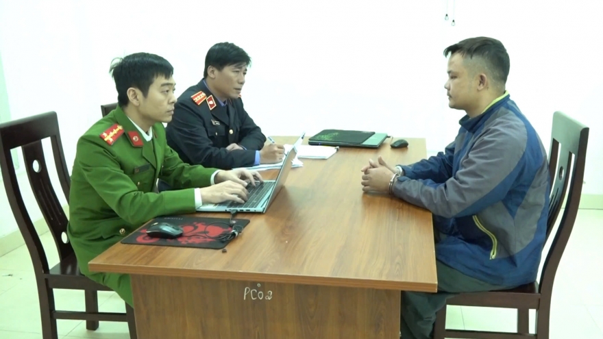 Chế tạo khoang bí mật trên xe bán tải để vận chuyển vảy tê tê