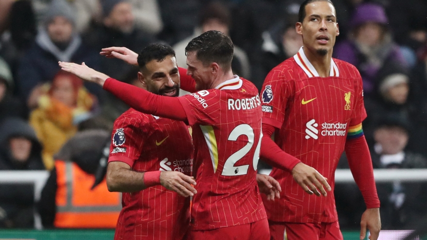 Kết quả vòng 14 Ngoại hạng Anh: MU thua Arsenal, Liverpool hòa khó tin