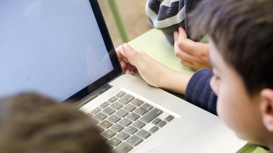 “Nghiện” internet và các thiết bị thông minh đang gây hệ lụy cho lớp trẻ Nhật Bản