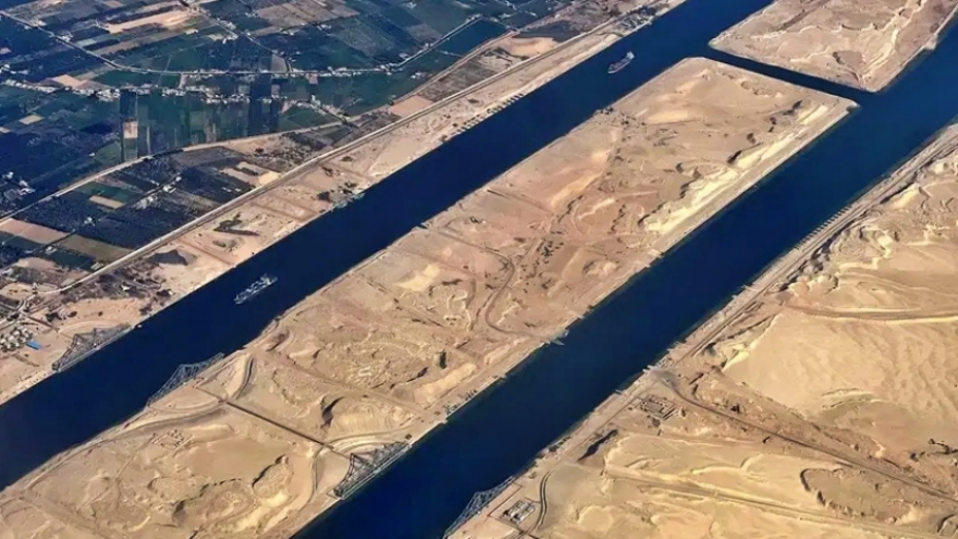 Ai Cập hoàn thành thử nghiệm mở rộng kênh đào Suez mới