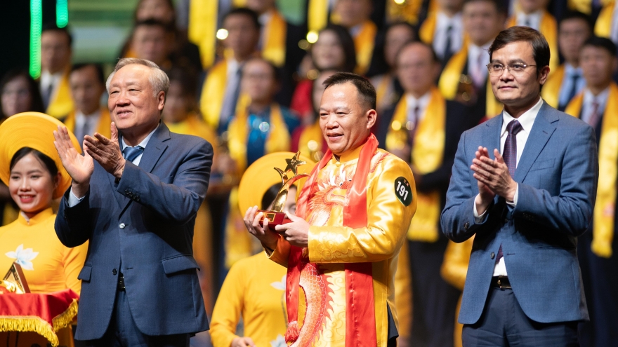 Công ty CP Stavian Hoá chất vinh dự nhận giải thưởng Sao Vàng Đất Việt năm 2024