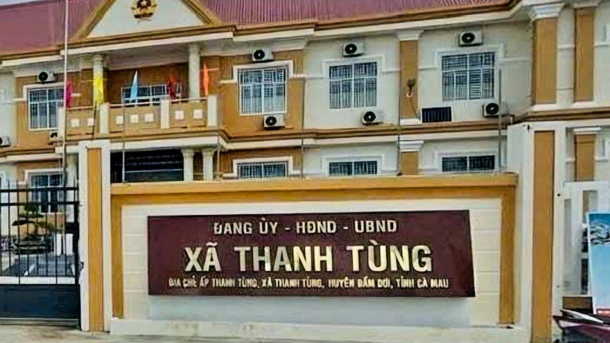 Bí thư xã ở Cà Mau gỡ máy lạnh cơ quan đem về nhà, tiếp nhận tiền vận động không nhập quỹ