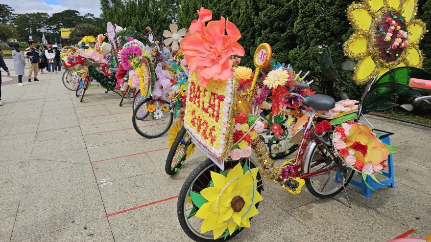 Tình yêu môi trường qua những xe đạp hoa Đà Lạt