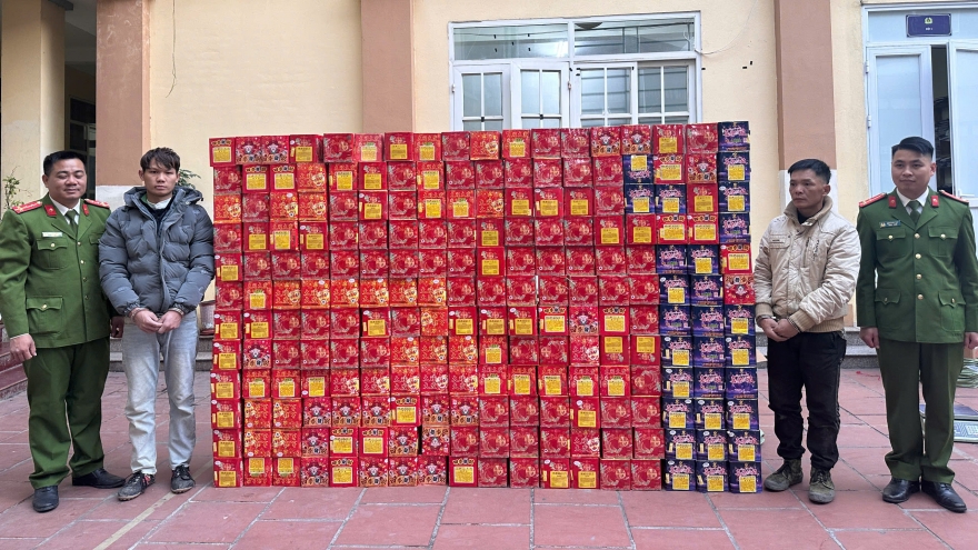 Phát hiện hơn 600kg pháo nổ nhập lậu ở Cao Bằng