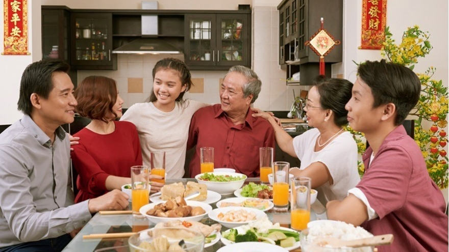 Bí kíp “vàng” giúp bạn ăn Tết thả ga mà không lo sự cố sức khỏe