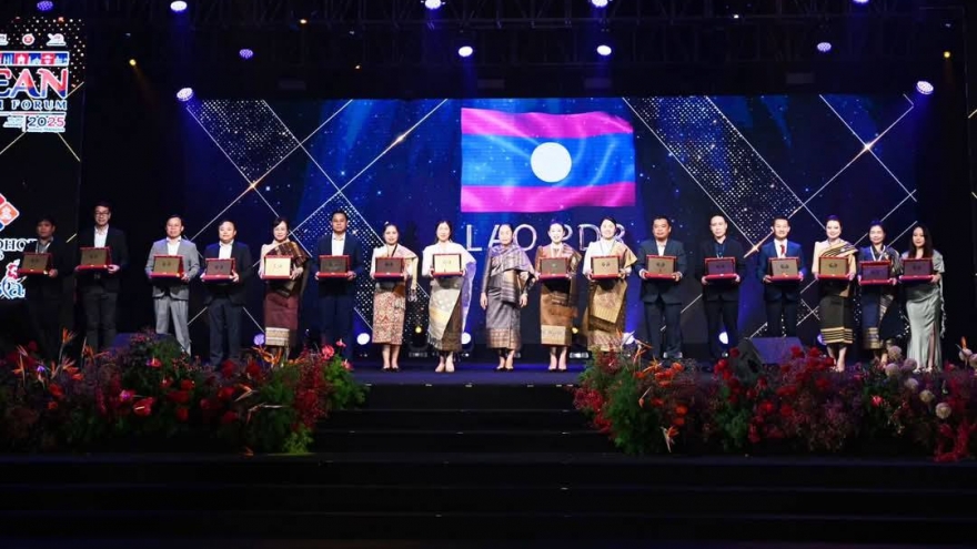 Lào giành nhiều giải thưởng tại lễ trao giải du lịch ASEAN năm 2025