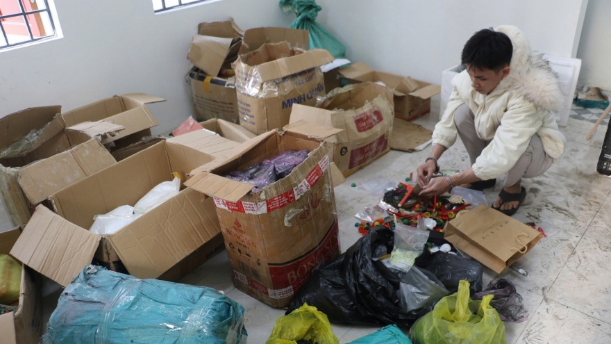 Tàng trữ gần 9 tạ hóa chất để sản xuất thuốc pháo nổ tại Nghệ An