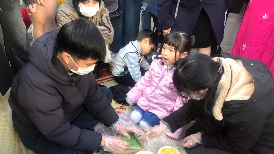 Người Việt Nam tại Nhật Bản bảo tồn văn hóa truyền thống của Tết dân tộc