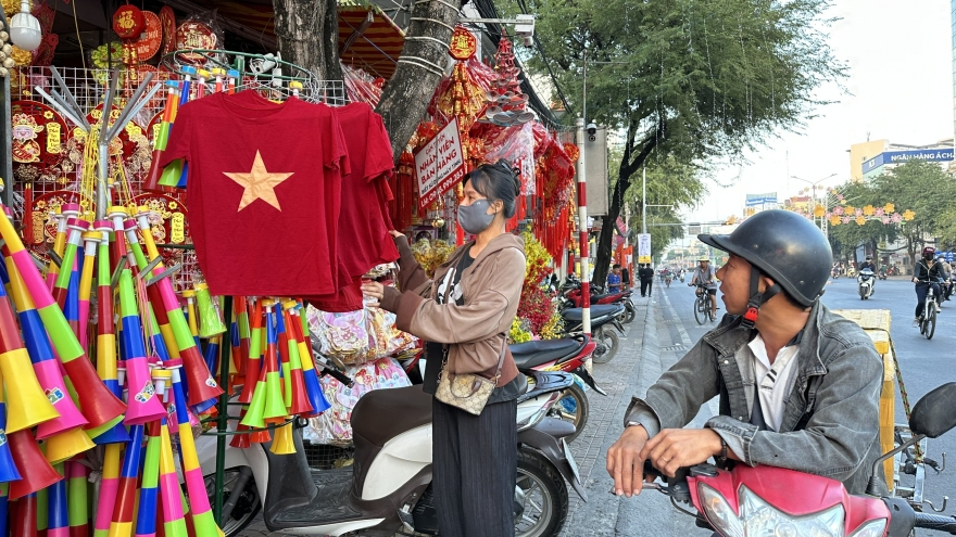 CĐV háo hức "tiếp lửa" cho ĐT Việt Nam, mong chờ chức vô địch ASEAN Cup