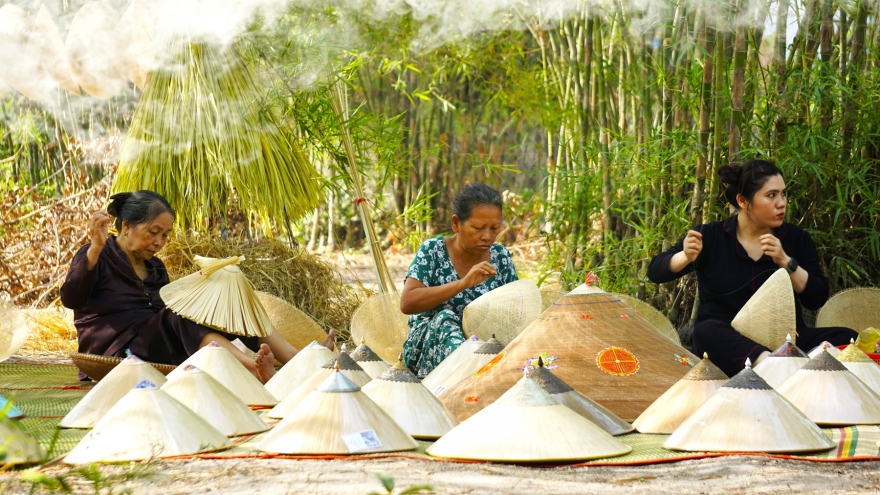 Từ làng nghề nón ngựa Phú Gia đến Di sản văn hóa phi vật thể quốc gia