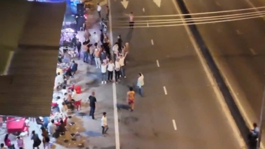 Tạm giữ 11 đối tượng liên quan vụ đốt pháo hoa mừng sinh nhật trên quốc lộ