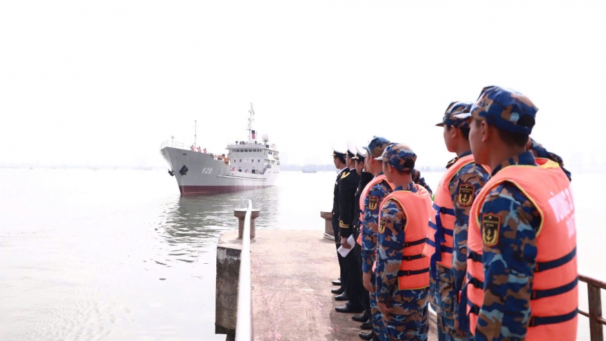 Các tàu Vùng 3 Hải quân rời bến làm nhiệm vụ trực biển trong dịp Tết Nguyên đán