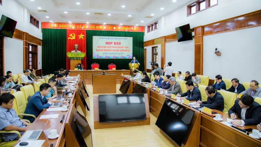 6 phó giám đốc sở ở Đắk Nông làm đơn nghỉ hưu trước tuổi