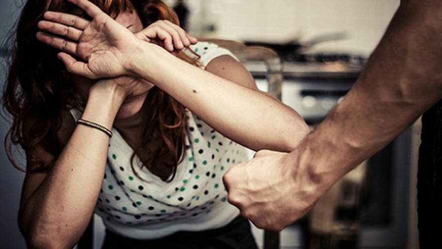 30 năm chịu bạo lực gia đình để chờ ngày "giải phóng"?