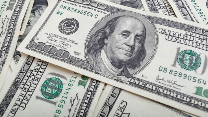 Tỷ giá USD hôm nay 13/2: Giá bán USD leo lên mức 25.800 đồng/USD