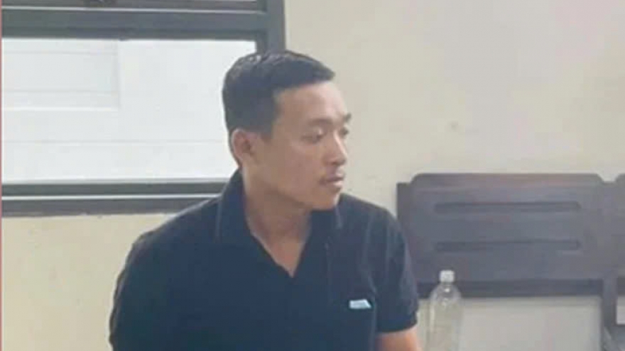 Bảo vệ chung cư cầm xe BMW, Mercedes của cư dân lấy tiền đánh bạc