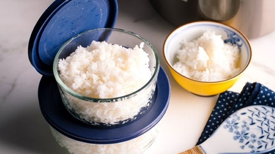 Bảo quản cơm nguội kiểu này, nhiều người tự mang bệnh vào mình mà không biết