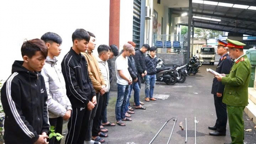 Bắt nhóm thanh thiếu niên hỗn chiến trong đêm Giao thừa