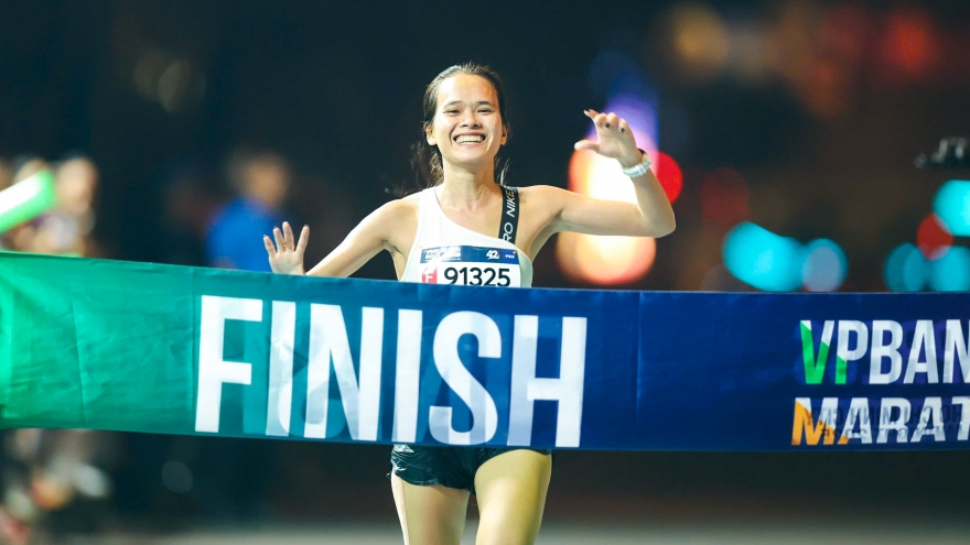 Damte và Hồng Lệ không có đối thủ ở giải chạy đêm VVMM