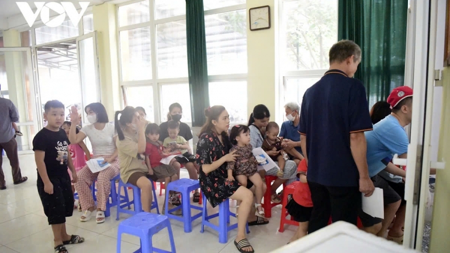 Thời tiết nồm ẩm tạo điều kiện thuận cho bệnh sởi lây lan nhanh