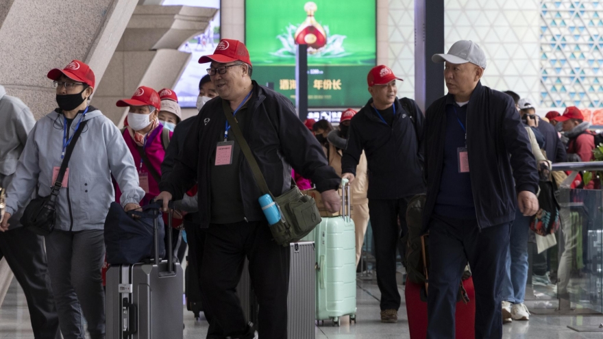 Trung Quốc đẩy mạnh phát triển các “đoàn tàu du lịch tóc bạc”