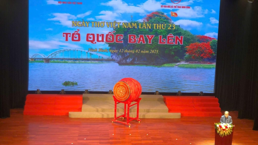 Đêm thơ Nguyên Tiêu tại Ninh Bình: Ấn tượng với bài thơ của cựu chiến binh Mỹ