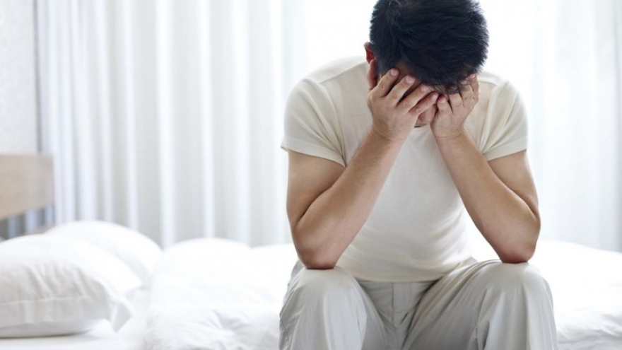 Điều trị thuốc uống, thuốc tiêm cả năm vẫn không thể làm "chuyện yêu"