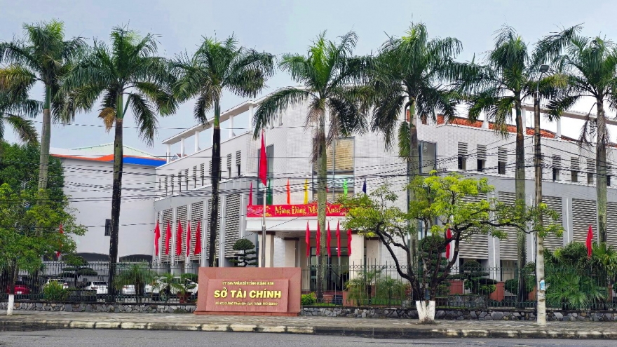 6 giám đốc sở ở Quảng Nam nghỉ hưu trước tuổi