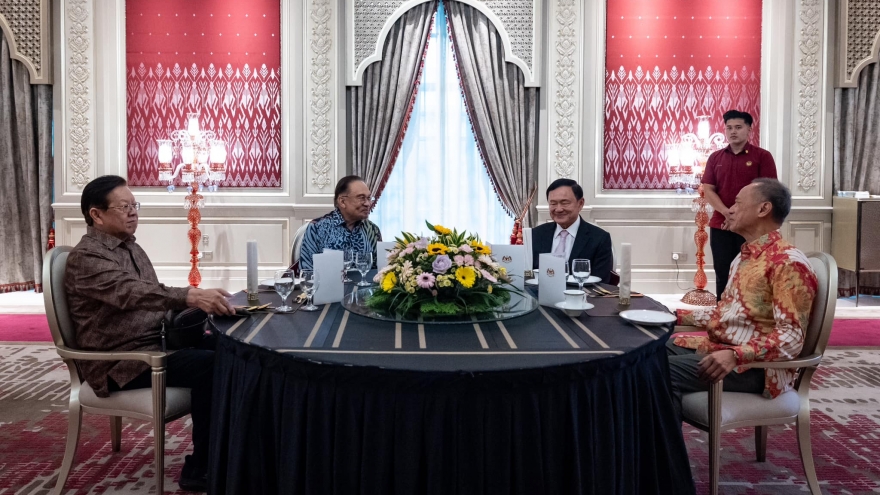 Thủ tướng Malaysia gặp cựu Thủ tướng Thaksin, thảo luận về vấn đề Myanmar