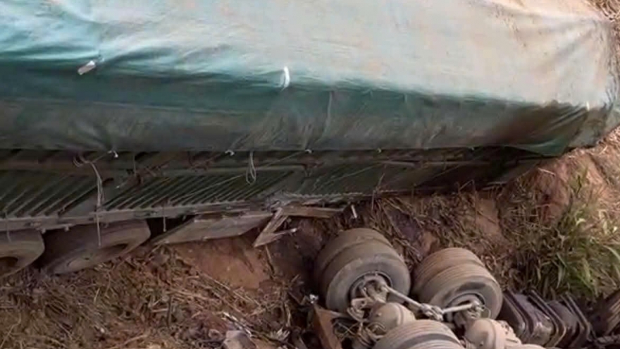 Xe đầu kéo lao xuống vực sâu ở Sơn La, 2 người tử vong