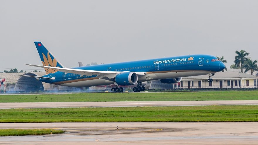 Vietnam Airlines điều chỉnh khai thác tại sân bay Tân Sơn Nhất và Côn Đảo