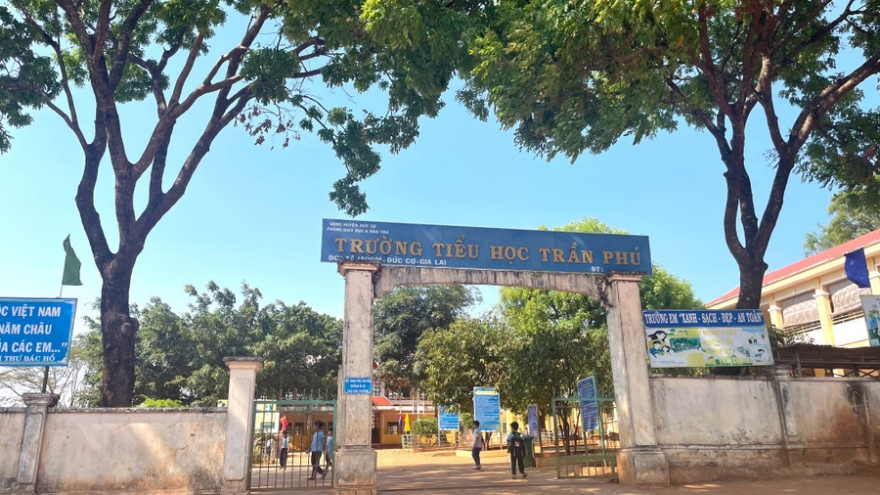 Xem xét trách nhiệm hiệu trưởng vì vượt thẩm quyền, buộc nhân viên thôi việc